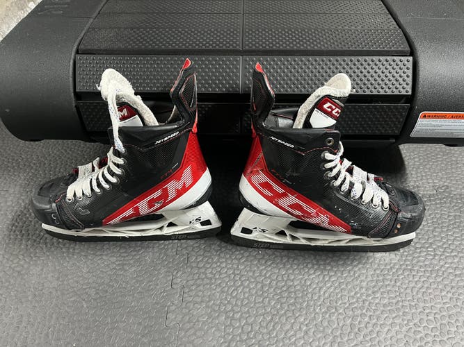 Used CCM Regular Width Size 8 JetSpeed FT4 Pro Hockey Skates