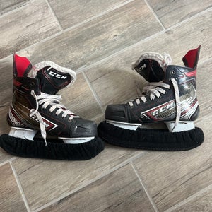 Junior CCM Regular Width Size 4 JetSpeed FT460 Hockey Skates