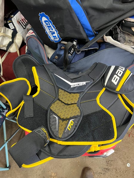 Senior Large Bauer Supreme 170 Shoulder Pads