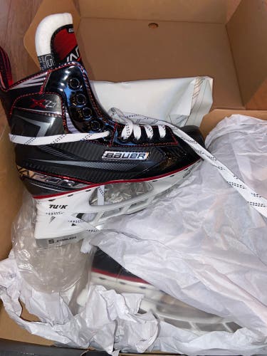 New Bauer Size 5 Vapor X2.7 Hockey Skates