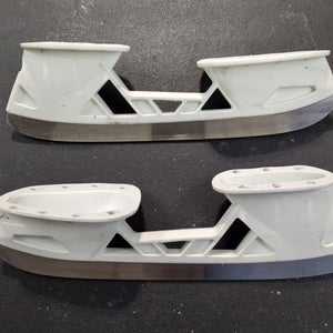 Used True Step 263 mm Holders with Stainless Steel