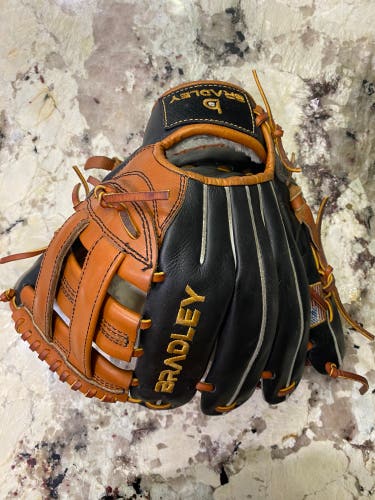 Bradley Next Play Youth Glove