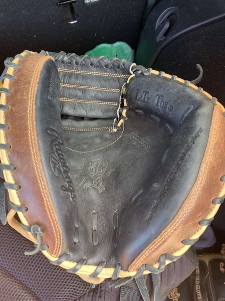 Rawlings heart of the hide catchers mitt