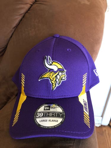 Minnesota Vikings New Era NFL Sideline Flexfit Hat L/XL