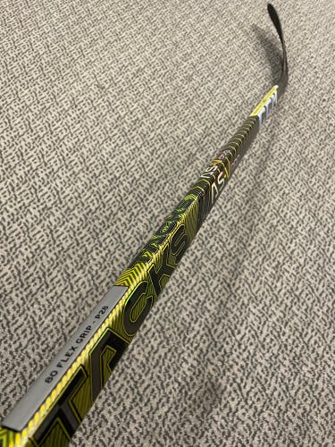 CCM Tacks ASV Pro 80 flex P28 curve right hand stick