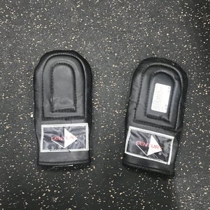 Used Pro Feet Sm 9 Oz Martial Arts Gloves
