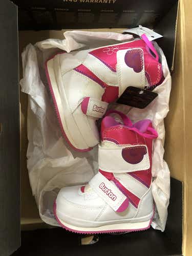 Used Burton Grom 2015 Youth 08.0 Snowboard Mens Boots