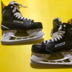 Senior New Bauer Supreme elite Hockey Skates Regular Width Size 7.5