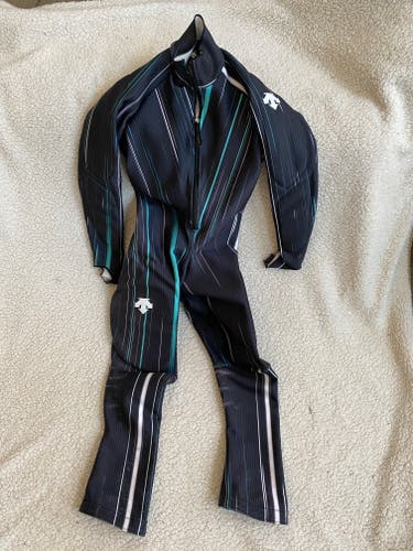 Unisex Used Small Descente Ski Suit