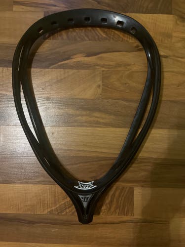 New  Unstrung Nemesis 2 Goalie Head
