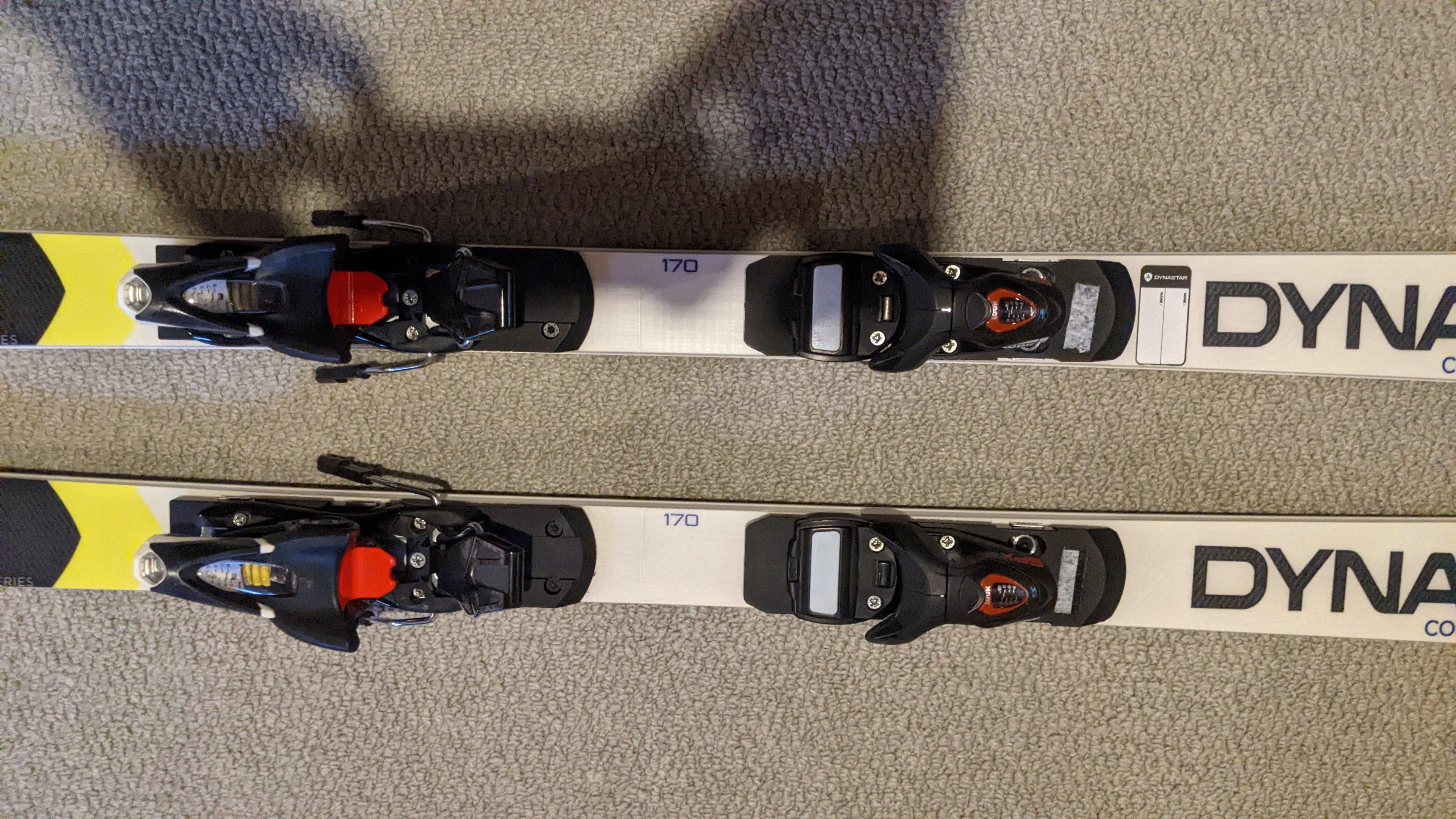 形状カービングスキースキー板ビンディング付き　GS 195cm WC FIS プレートあり