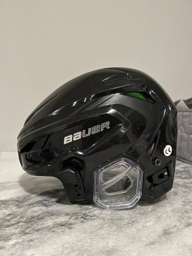 New Large Bauer  Hyperlite Helmet