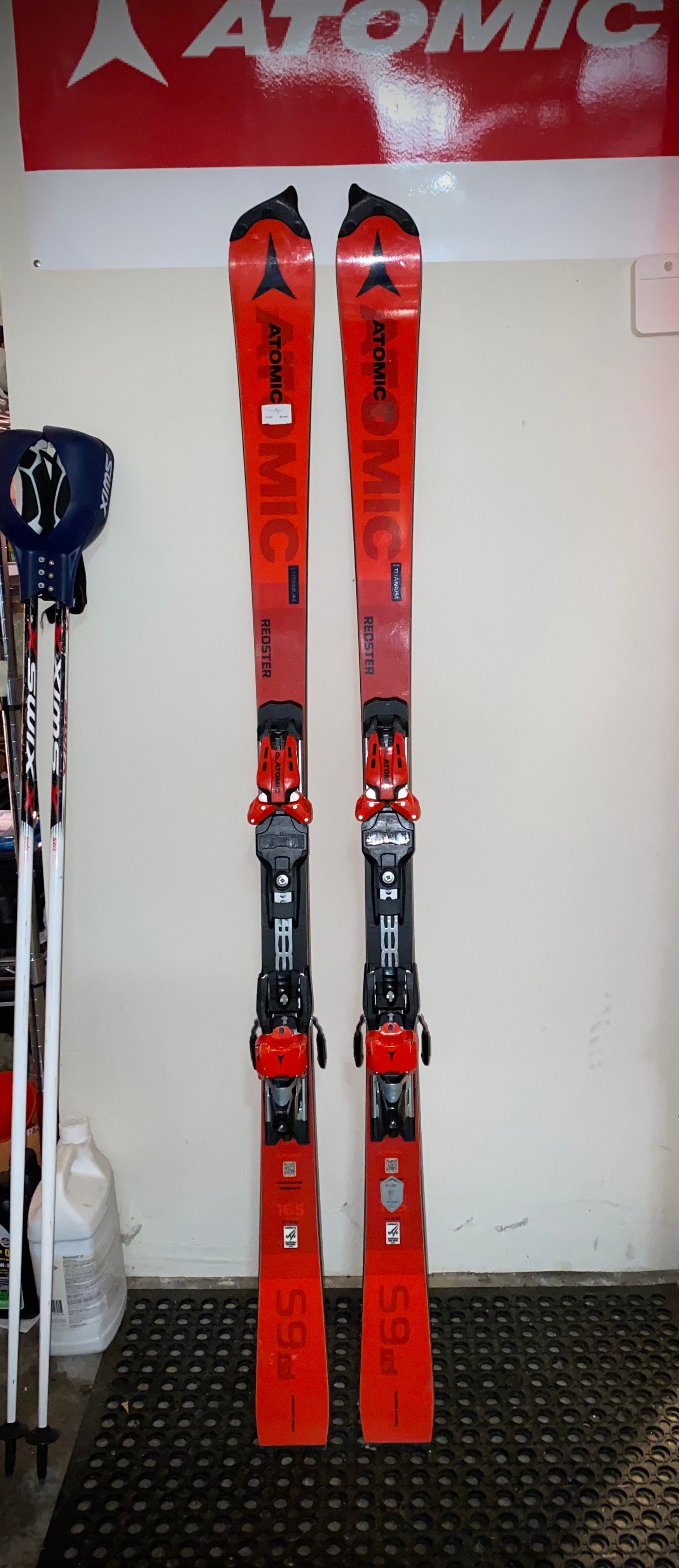 Used Men's 2020 Atomic 165 cm Racing Redster FIS SL Skis With