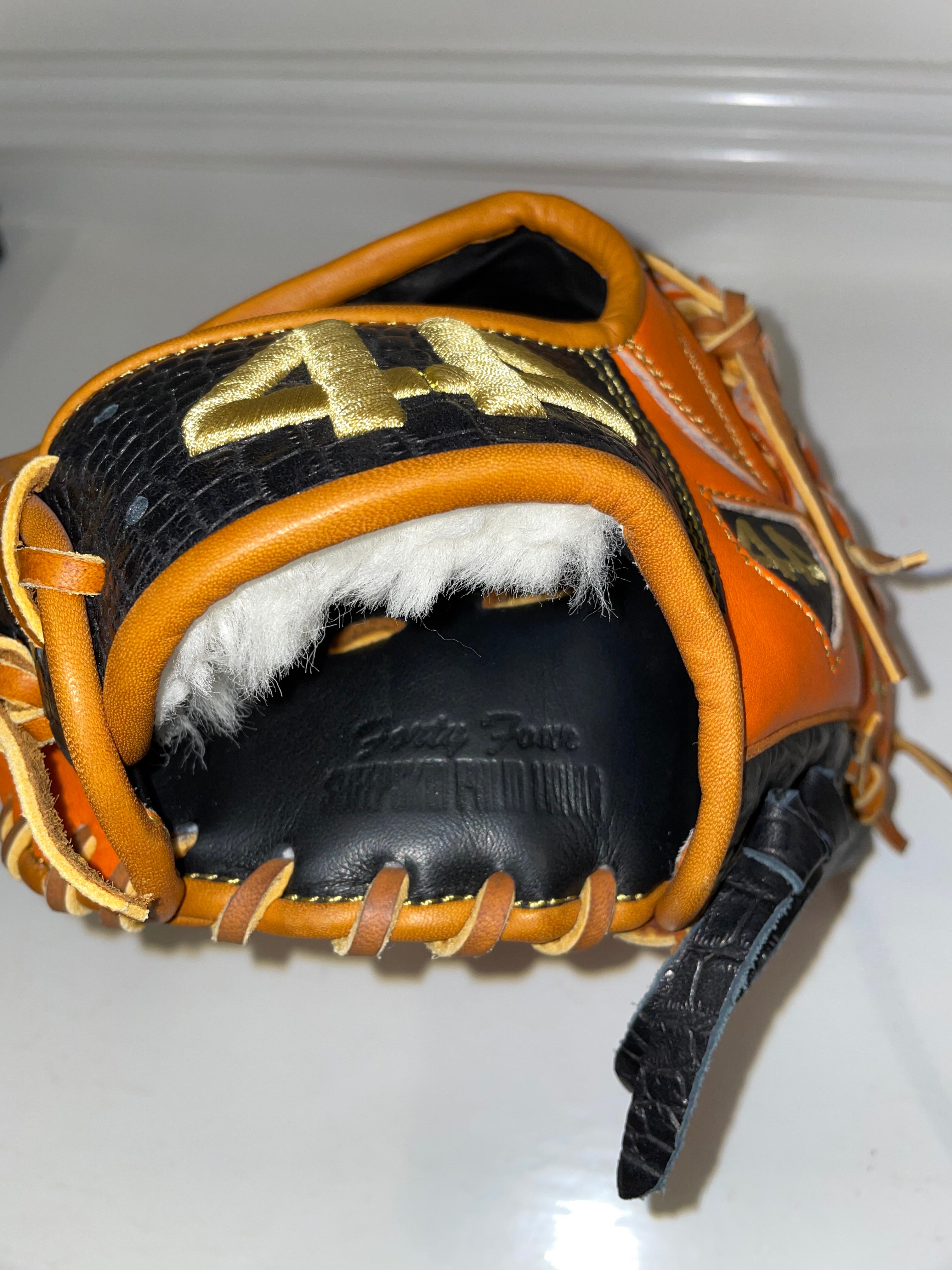 NEW 44 Pro Gloves RHT Kip Leather Baseball Glove 11.25" WING