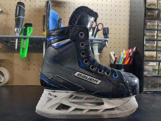 Junior Used Bauer Nexus N2700 Hockey Skates Regular Width Size 3