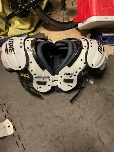 Used Adult Large 18-19” Bike Squadron QB/WR Shoulder Pads