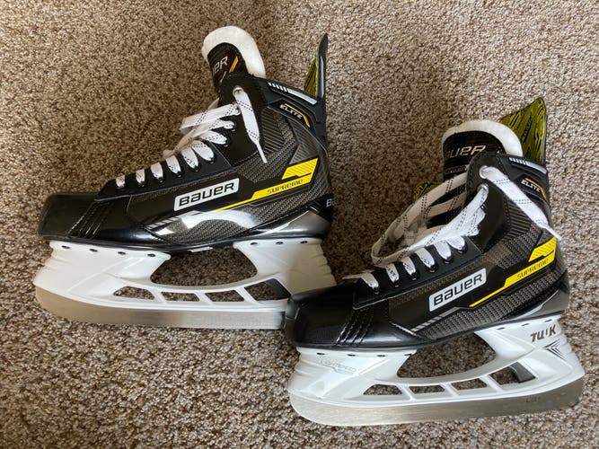 New Bauer Supreme Elite Hockey Skates Regular Width Size 8.5, Purch in Aug22, worn 2X's