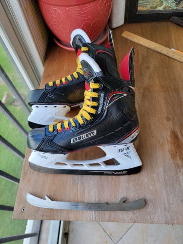 Used Bauer Vapor X600 Sr Skates D Width Size 8