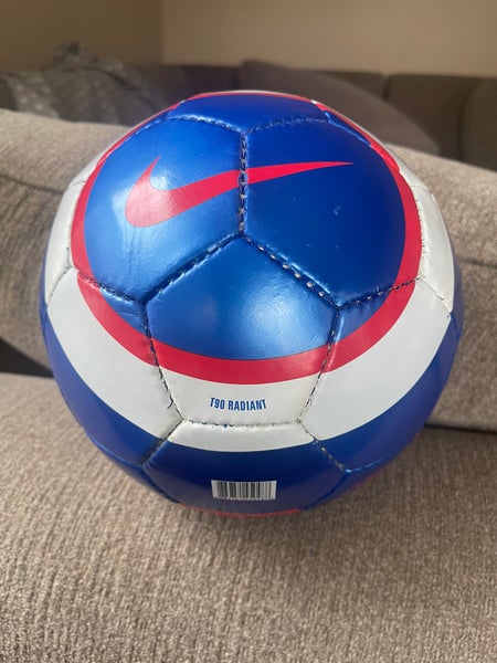 Nike Total 90 Retro soccer ball |