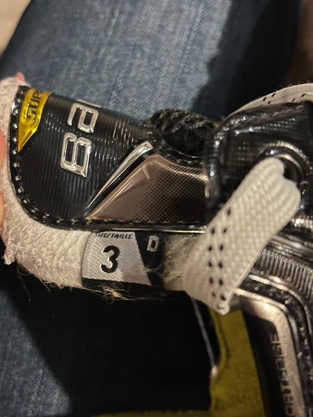 Used Bauer Regular Width Size 3 Supreme 3S Hockey Skates
