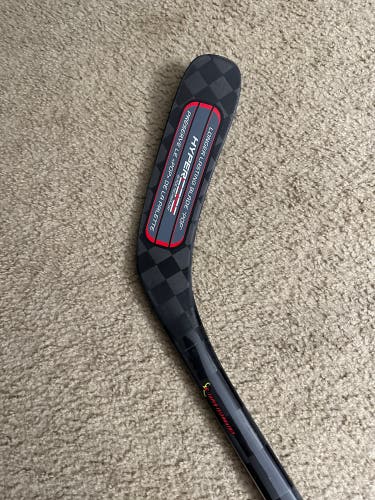Bauer hyperlite hockey stick