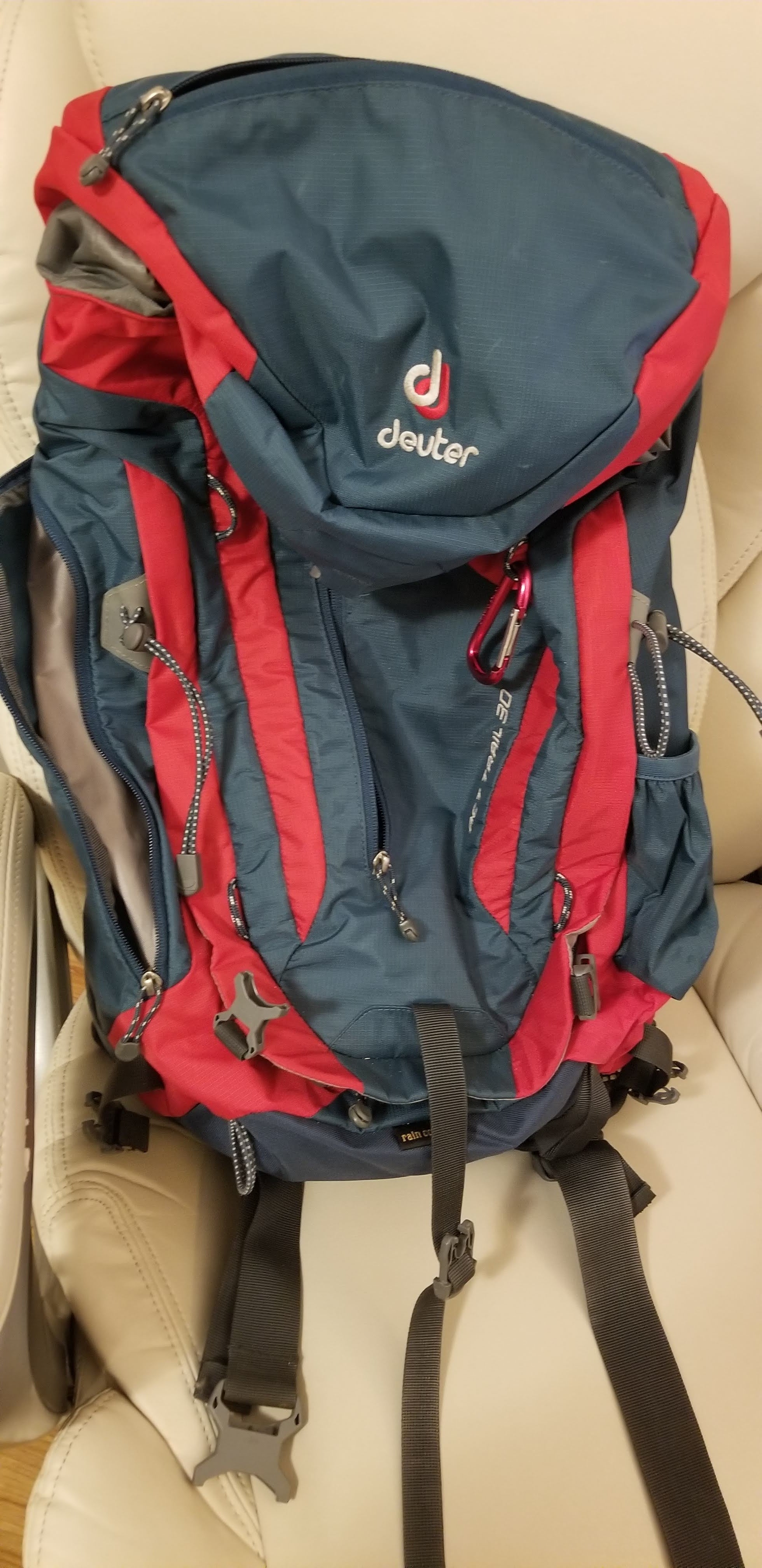 Deuter ACT Trail 30 Backpack, Gently Used, Great for Hiking or