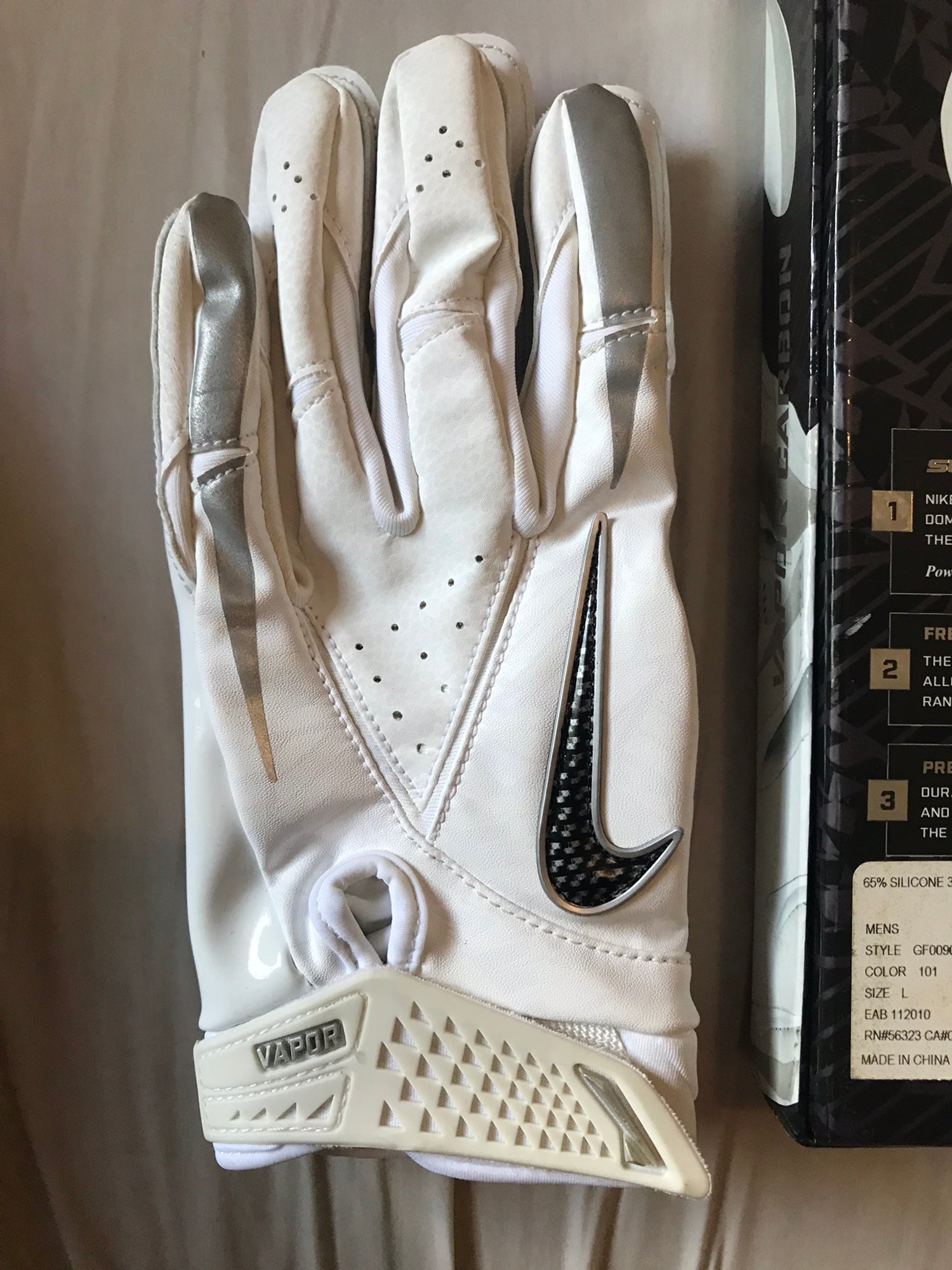 SOLD* Nike Vapor Carbon Gloves NAVY | SidelineSwap