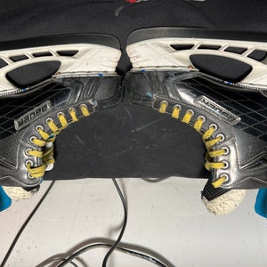 Used Bauer Extra Wide Width  Size 7 Nexus N8000 Hockey Skates