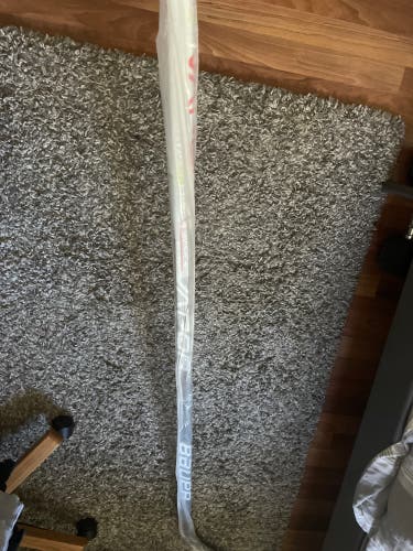 Senior Left Hand P28 77 flex Vapor Hyperlite Hockey Stick