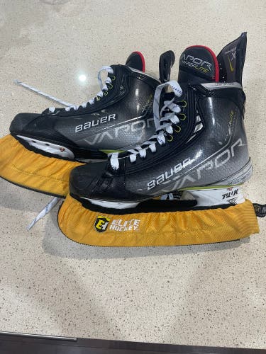 Used Bauer  Size 9 Vapor Hyperlite Hockey Skates