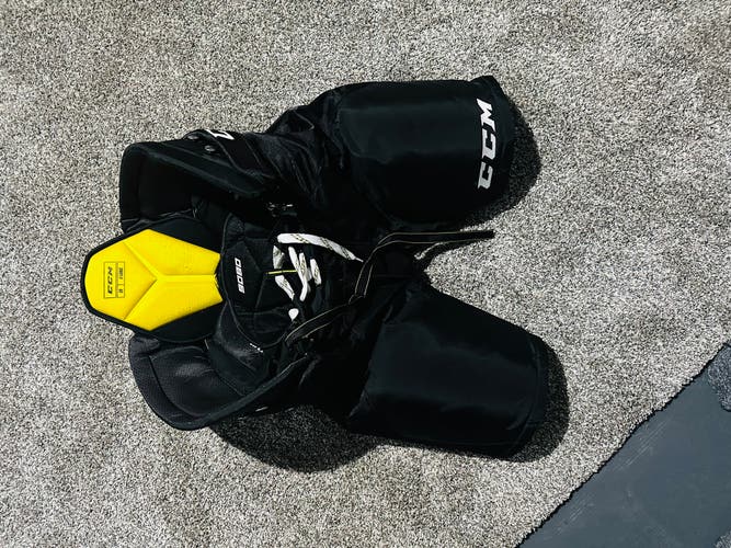Senior XL CCM Tacks 9080 Hockey Pants