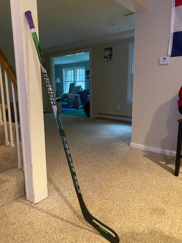 Senior Left Hand P28  Sling Hockey Stick
