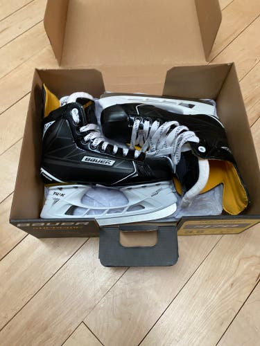 New Bauer Extra Wide Width Size 3.5 Supreme S170 Hockey Skates