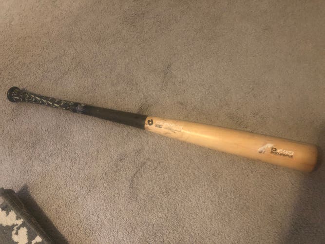 Used 2020 Wood Composite (-3) 31 oz 34" D243 Pro Maple Bat