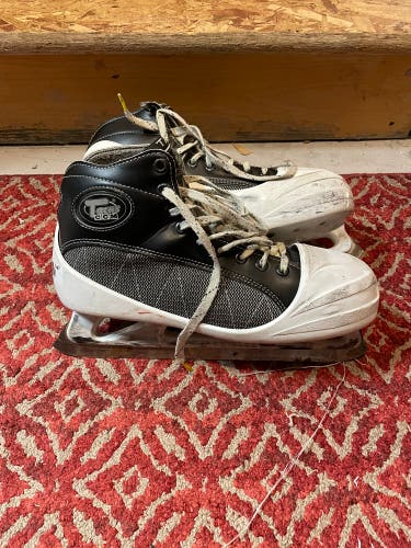 Used CCM Regular Width Size 9 Tacks Hockey Goalie Skates