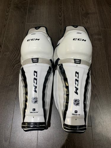 CCM ( JOFA ) 19K NHL PRO STOCK SHIN PADS 15"
