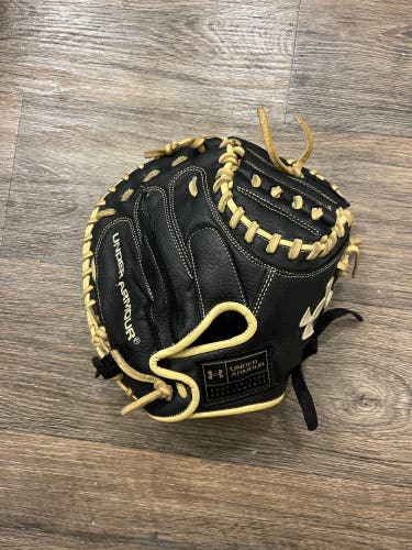 Right Hand Throw 31.5" UACM-100A Baseball Glove