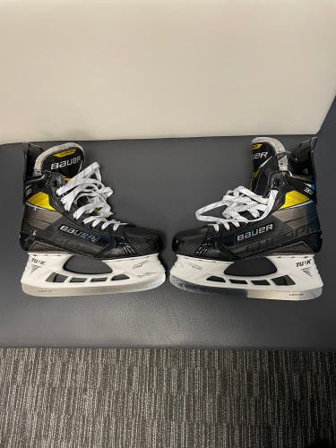 Used Bauer Regular Width  Size 8.5 Supreme 3S Pro Hockey Skates