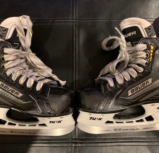 Youth Bauer Supreme 190 Extra Wide Width  Size 10 Ice Hockey Skates
