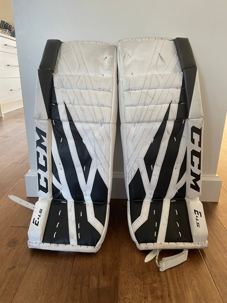 28" CCM Extreme Flex E4.5 Goalie Leg Pads