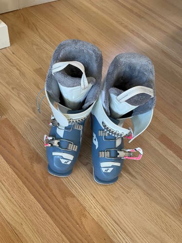 Used Kid's Nordica All Mountain SpeedMachine 3 Ski Boots