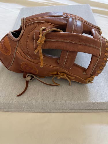 Wilson A2000 DP15 11.75” glove