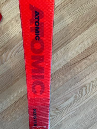 Used Kid's 2019 Atomic 130 cm All Mountain Redster J4 Skis With L6 Bindings