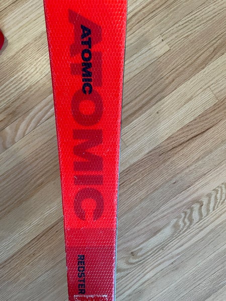 Used Kid's 2019 Atomic 130 cm All Mountain Redster J4 Skis With L6 Bindings