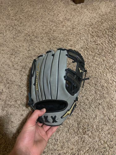 New 10.75" Mizuno Pro Select Baseball Glove