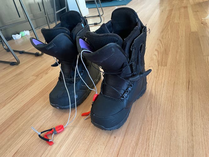 Kid's Used Size 6.0 (Women's 7.0) Burton Imprint 2 Snowboard Boots Medium Flex All Mountain