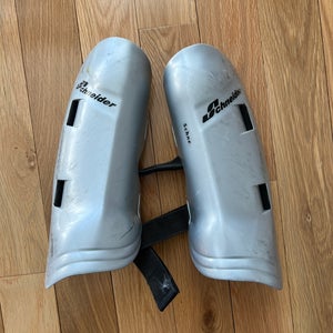 Schneider junior shin guards