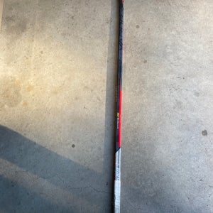 Intermediate Right Handed P92M  Vapor Hyperlite Hockey Stick