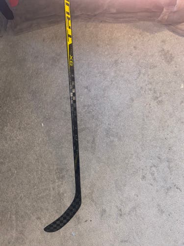 Senior Left Hand TC4  Catalyst 9X Hockey Stick