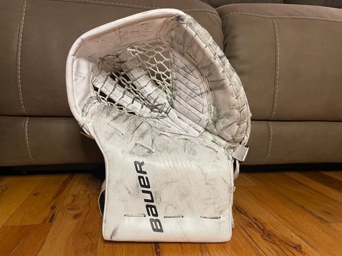 Used Regular Supreme Ultrasonic Goalie Glove